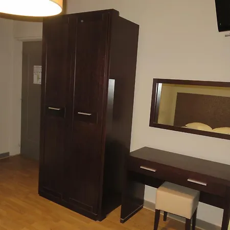 De Savoie Hotel *